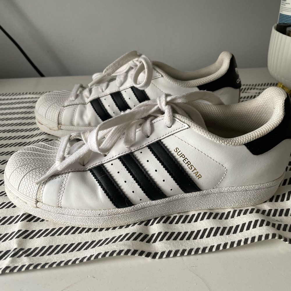 ADIDAS SUPERSTARS